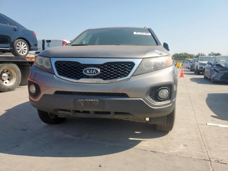 Photo 5 from auction – 2011 KIA SORENTO LX with VIN 5XYKT4A10BG026285