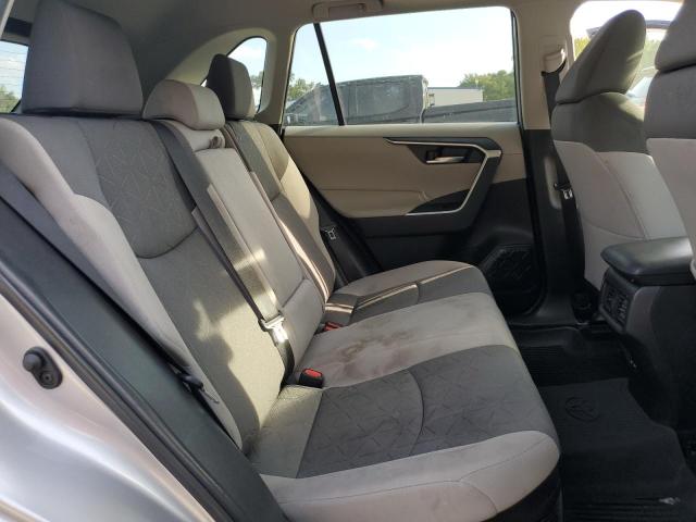 Photo 11 from auction – 2022 TOYOTA RAV4 XLE with VIN 4T3RWRFV2NU050401