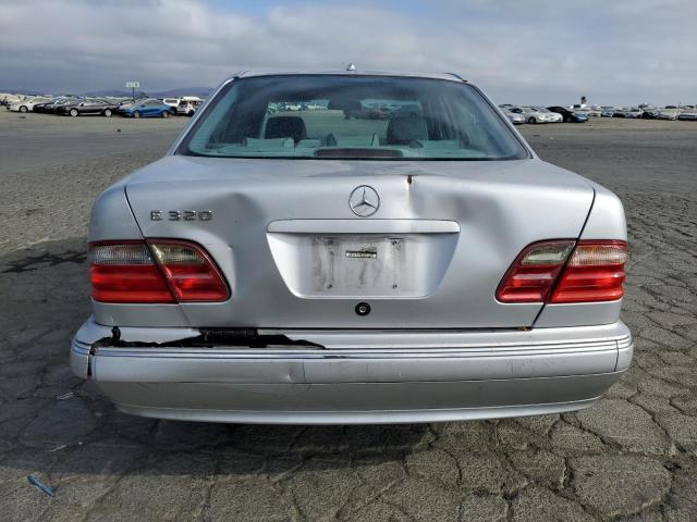 Photo 6 from auction – 2000 MERCEDES-BENZ E 320 with VIN WDBJF65J6YB098733