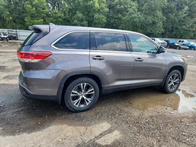 Photo 3 from auction – 2019 TOYOTA HIGHLANDER with VIN 5TDZZRFH9KS360317