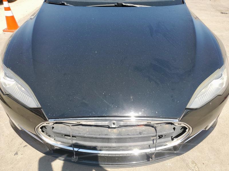 Photo 11 from auction – 2014 TESLA MODEL S with VIN 5YJSA1H15EFP44971
