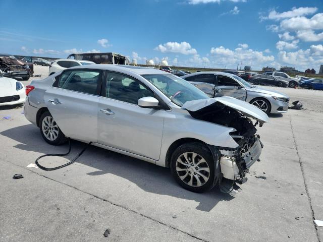 Photo 4 from auction – 2017 NISSAN SENTRA S with VIN 3N1AB7AP7HY331004