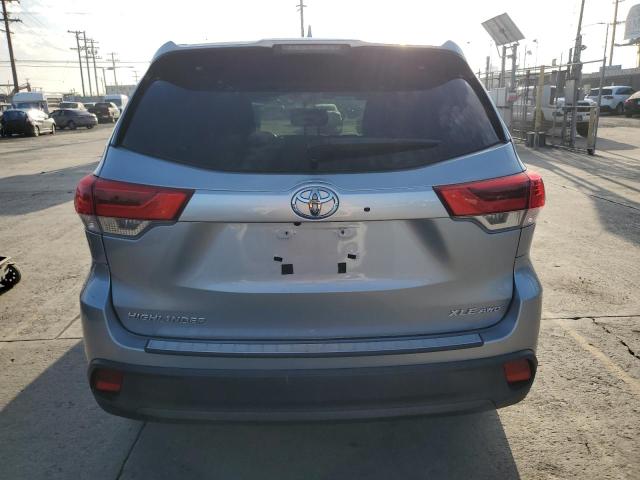 Photo 6 from auction – 2017 TOYOTA HIGHLANDER SE with VIN 5TDJZRFH2HS388353