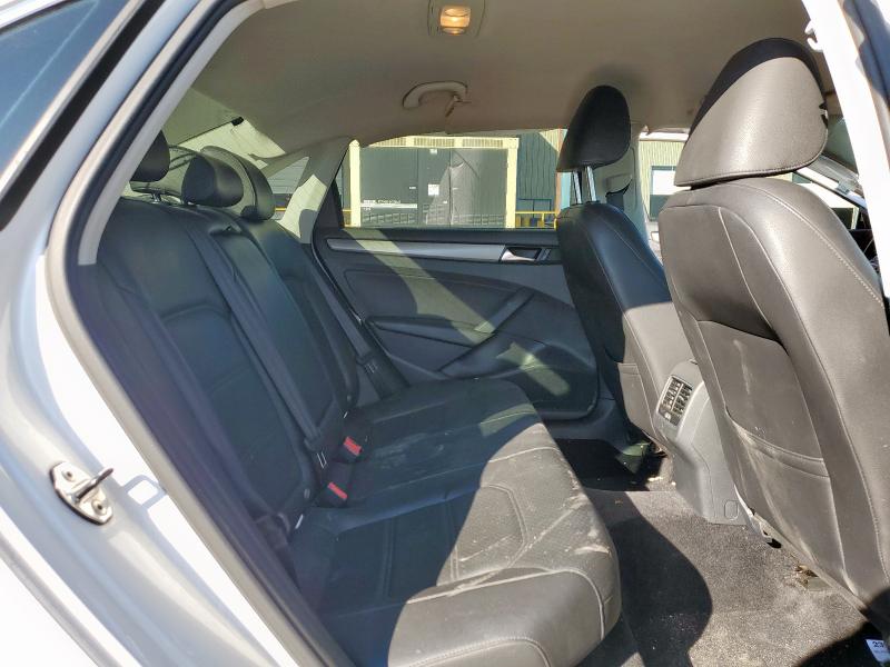 Photo 10 from auction – 2014 VOLKSWAGEN PASSAT SE with VIN 1VWBS7A35EC107102