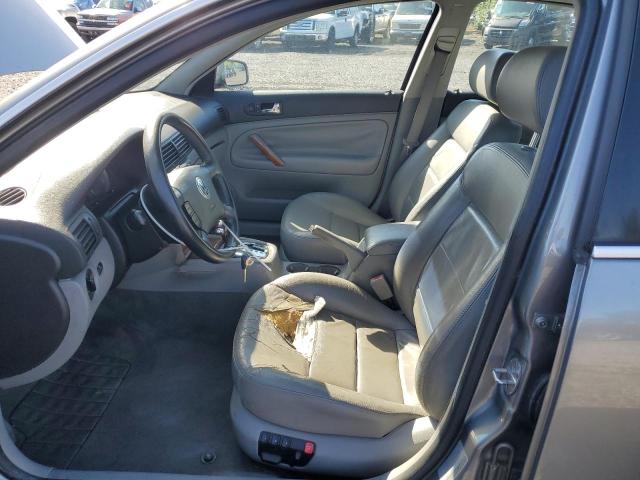 Photo 7 from auction – 2002 VOLKSWAGEN PASSAT with VIN WVWRH63B92P030141