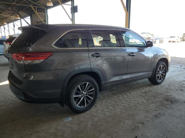 Photo 3 from auction – 2017 TOYOTA HIGHLANDER with VIN 5TDJZRFH1HS367266