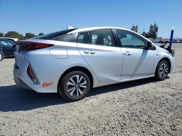 Photo 3 from auction – 2017 TOYOTA PRIUS PRIM with VIN JTDKARFP5H3056797