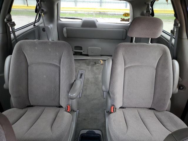 Photo 10 from auction – 2002 CHRYSLER TOWN & COU with VIN 2C4GP74L72R680978