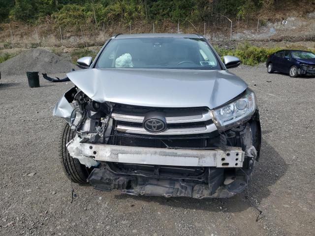 Photo 5 from auction – 2017 TOYOTA HIGHLANDER with VIN 5TDJZRFH8HS365420