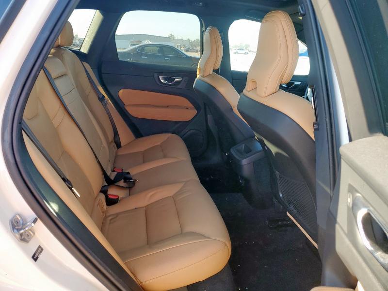 Photo 11 from auction – 2020 VOLVO XL60 with VIN YV4102DK7L1565305
