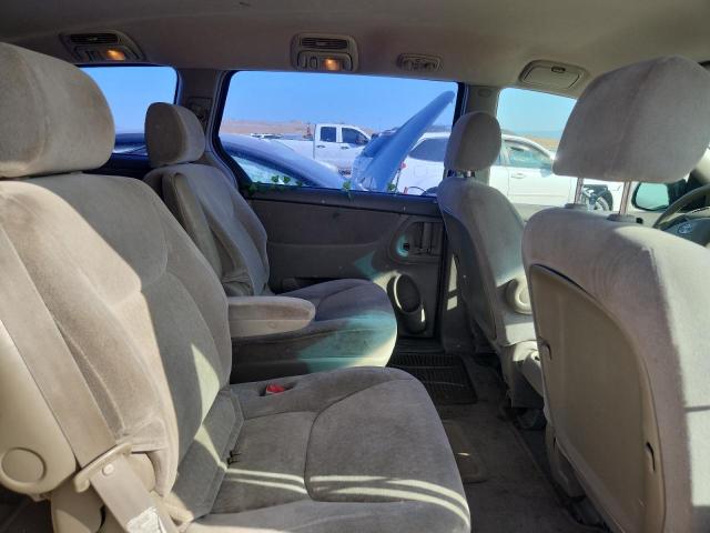 Photo 10 from auction – 2004 TOYOTA SIENNA CE with VIN 5TDZA23C34S011745