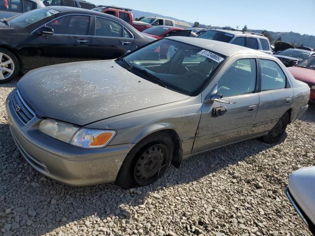 TOYOTA CAMRY CE 2000 with VIN JT2BG22K5Y0470771 - Photo from auction