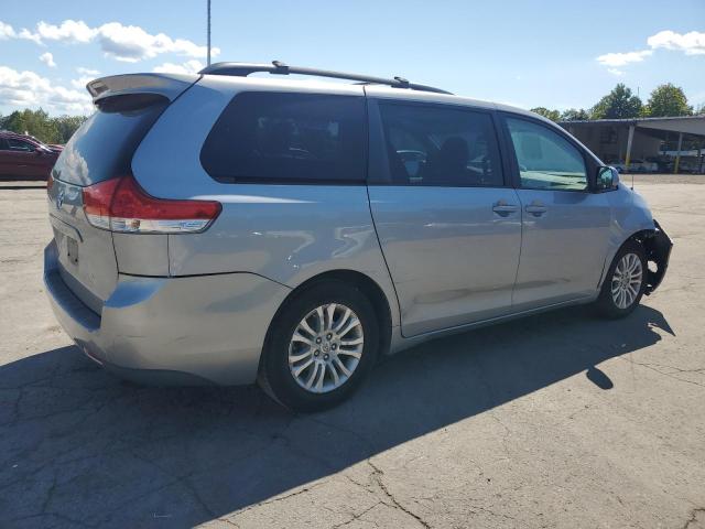 Photo 3 from auction – 2011 TOYOTA SIENNA XLE with VIN 5TDYK3DC3BS169173