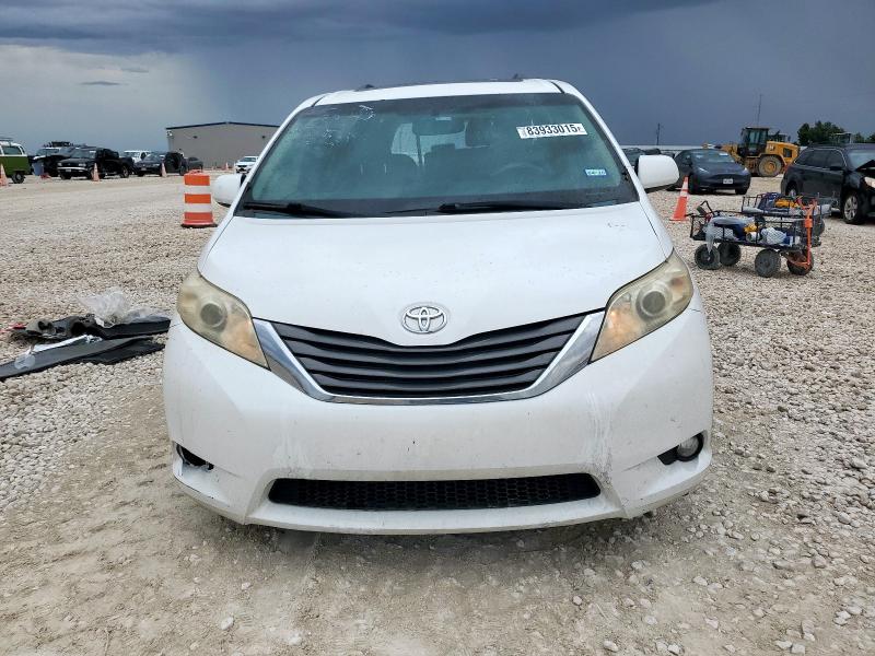 Photo 5 from auction – 2014 TOYOTA SIENNA XLE with VIN 5TDYK3DC4ES448300