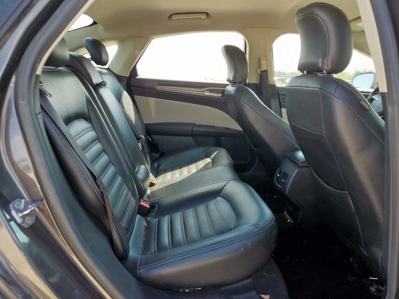 Photo 10 from auction – 2019 FORD FUSION SE with VIN 3FA6P0HD2KR170351