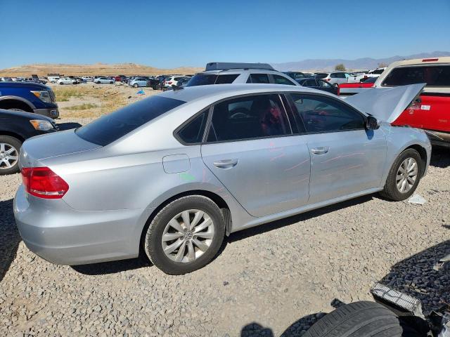 Photo 3 from auction – 2014 VOLKSWAGEN PASSAT S with VIN 1VWAT7A37EC071910