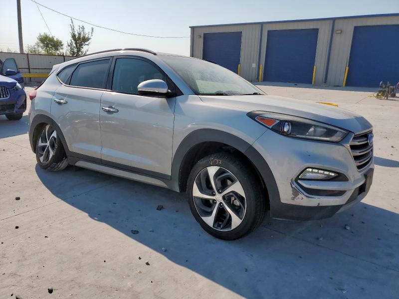 Photo 4 from auction – 2017 HYUNDAI TUCSON with VIN KM8J3CA21HU286020