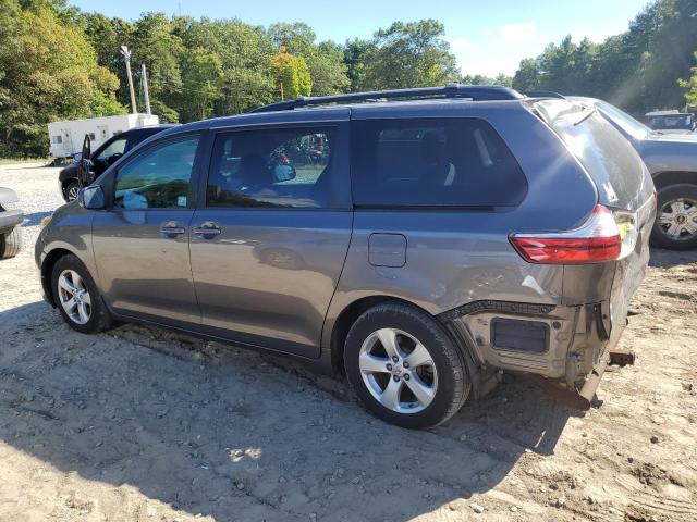 Photo 2 from auction – 2015 TOYOTA SIENNA LE with VIN 5TDKK3DCXFS547873