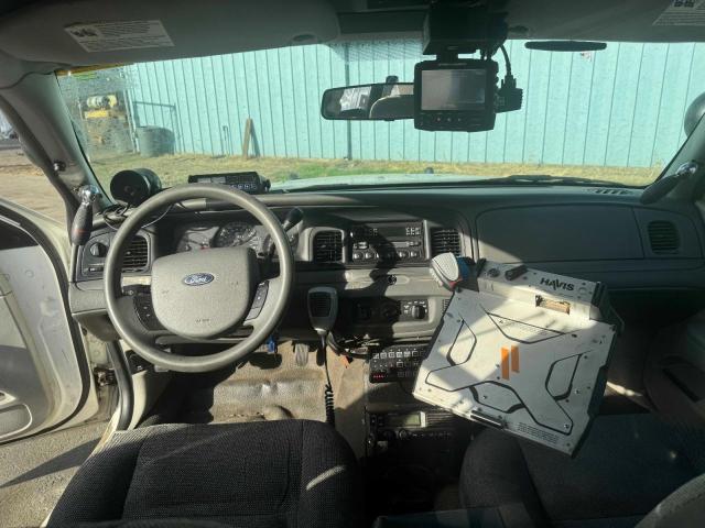 Photo 9 from auction – 2005 FORD CROWN VICT with VIN 2FAHP71W35X123851