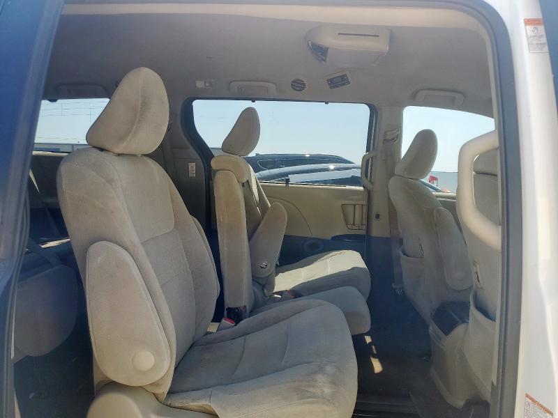 Photo 11 from auction – 2015 TOYOTA SIENNA LE with VIN 5TDKK3DC8FS580936