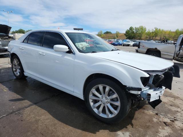 Photo 4 from auction – 2016 CHRYSLER 300 LIMITE with VIN 2C3CCARG8GH217008