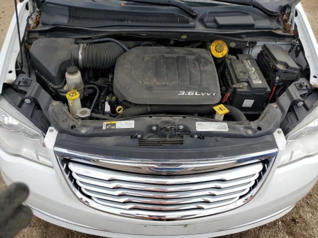 Photo 12 from auction – 2016 CHRYSLER TOWN & COU with VIN 2C4RC1BG8GR239987