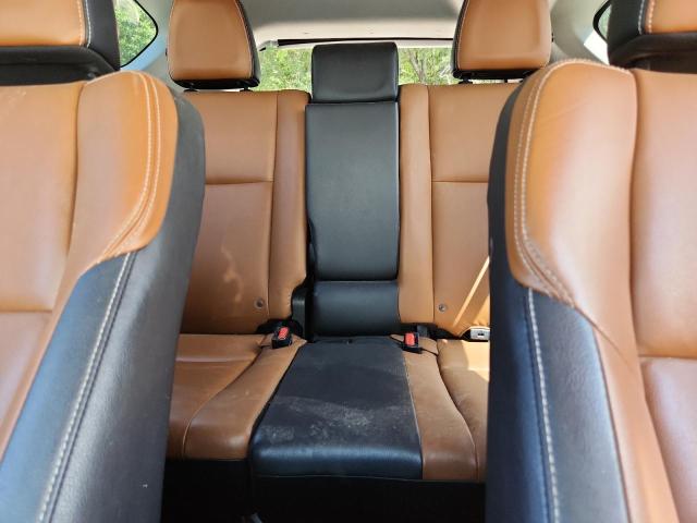 Photo 10 from auction – 2016 TOYOTA RAV4 LIMIT with VIN JTMYFREV6GJ078295