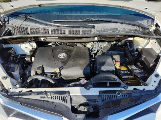 Photo 11 from auction – 2018 TOYOTA SIENNA LE with VIN 5TDKZ3DC9JS929445