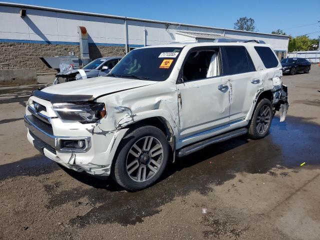TOYOTA 4RUNNER SR 2017 with VIN JTEBU5JR9H5424925 - Photo from auction