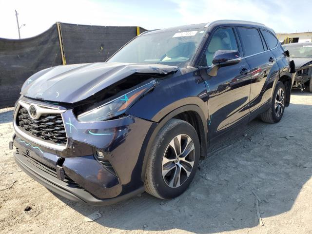 TOYOTA HIGHLANDER 2022 with VIN 5TDGZRBH8NS213584 - Photo from auction