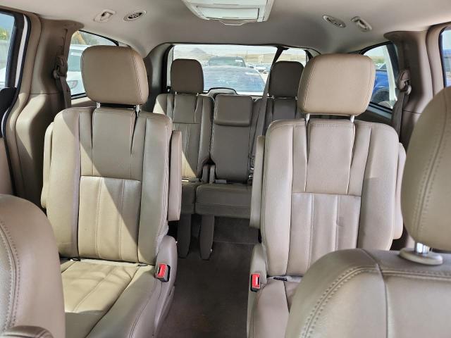 Photo 10 from auction – 2016 CHRYSLER TOWN & COU with VIN 2C4RC1BG7GR172993