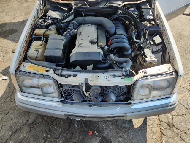 Photo 11 from auction – 1995 MERCEDES-BENZ E 320 BASE with VIN WDBEA32E6SC263753