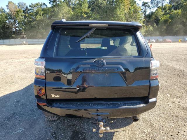Photo 6 from auction – 2018 TOYOTA 4RUNNER SR with VIN JTEBU5JR4J5494077