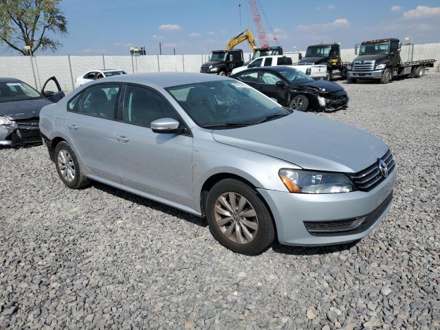 Photo 4 from auction – 2015 VOLKSWAGEN PASSAT S with VIN 1VWAT7A31FC038144