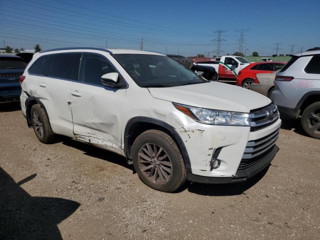 Photo 4 from auction – 2018 TOYOTA HIGHLANDER with VIN 5TDJZRFH0JS878117