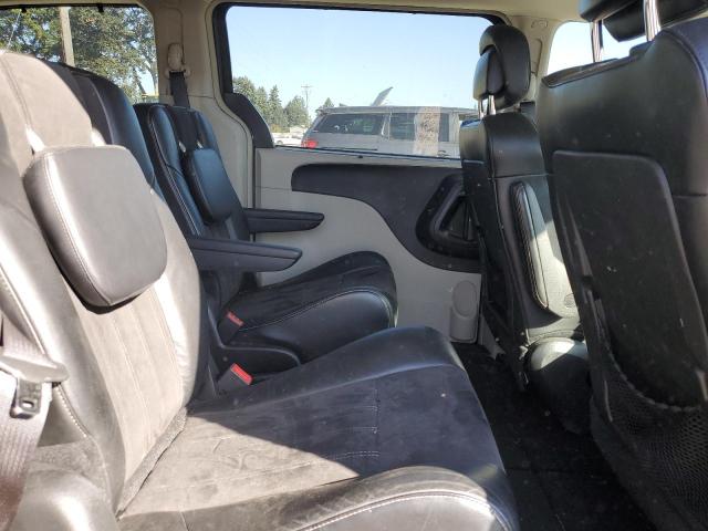 Photo 11 from auction – 2015 CHRYSLER TOWN & COU with VIN 2C4RC1JG3FR714977