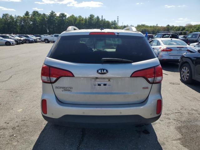 Photo 6 from auction – 2015 KIA SORENTO LX with VIN 5XYKTCA61FG585159