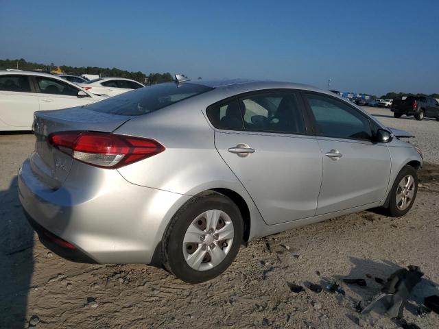Photo 3 from auction – 2017 KIA FORTE LX with VIN 3KPFK4A7XHE092213