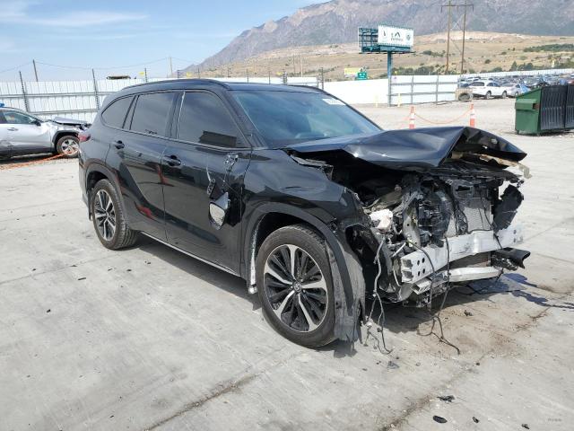 Photo 4 from auction – 2022 TOYOTA HIGHLANDER with VIN 5TDJZRBH0NS232913