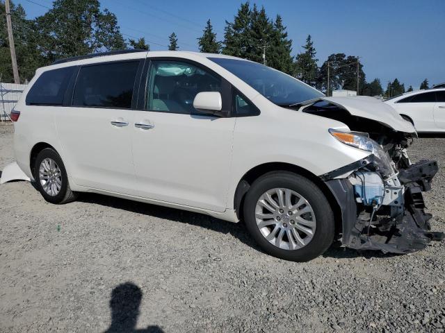 Photo 4 from auction – 2017 TOYOTA SIENNA XLE with VIN 5TDYZ3DC5HS895282