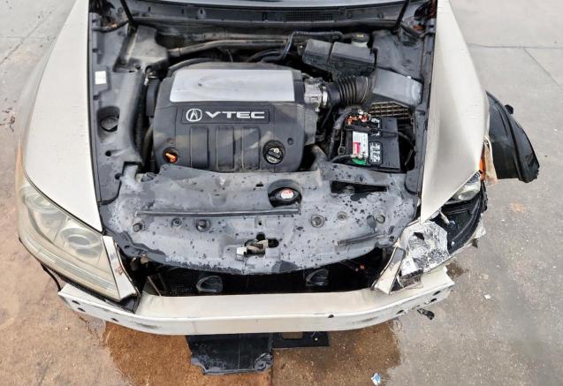 Photo 11 from auction – 2005 ACURA RL with VIN JH4KB16545C019778