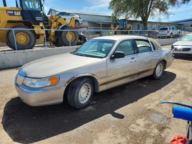 LINCOLN TOWN CAR E 2002 with VIN 1LNHM81W22Y661411 - Photo from auction