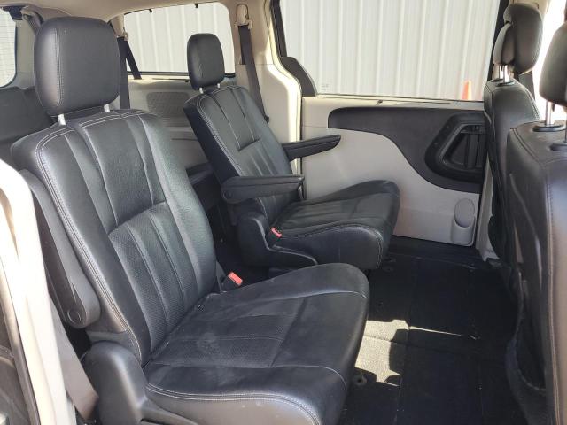 Photo 11 from auction – 2016 CHRYSLER TOWN & COU with VIN 2C4RC1CG5GR247351