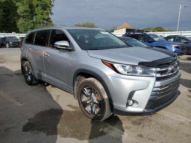 Photo 4 from auction – 2018 TOYOTA HIGHLANDER with VIN 5TDDZRFH4JS820007