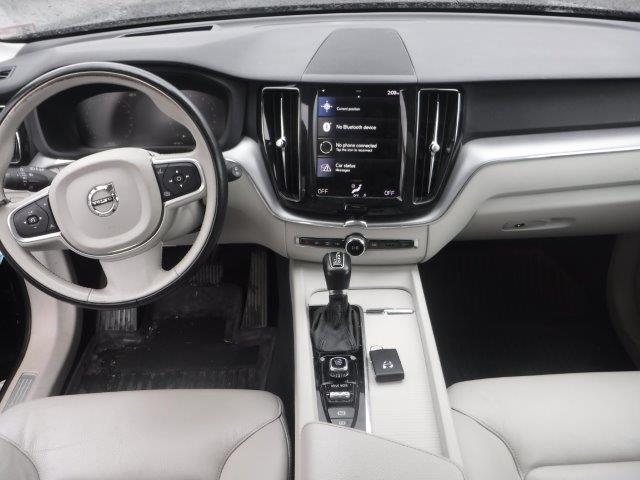 Photo 8 from auction – 2018 VOLVO XC60 T5 with VIN LYV102RK5JB083305