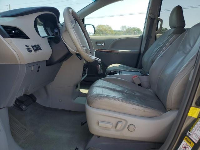 Photo 7 from auction – 2012 TOYOTA SIENNA XLE with VIN 5TDYK3DC8CS176623