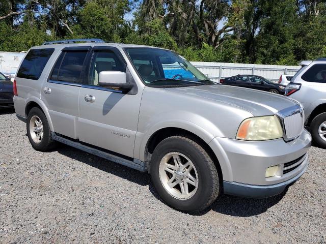 Photo 4 from auction – 2005 LINCOLN NAVIGATOR with VIN 5LMFU27575LJ20033