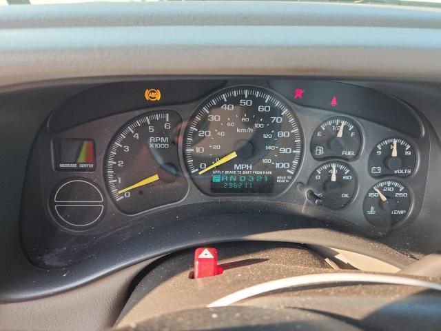 Photo 9 from auction – 2000 CHEVROLET SILVERADO with VIN 1GCEC14V9YZ245914