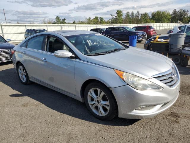 Photo 4 from auction – 2011 HYUNDAI SONATA with VIN 5NPEC4AC6BH080150