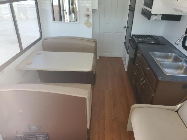 Photo 6 from auction – 2006 HURI RV with VIN 1F6LF53Y860A06599